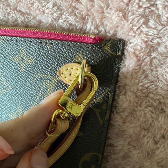 ❌SOLD❌Neverfull Pouch (MM) Monogram Pivoine - Picture 4 of 15